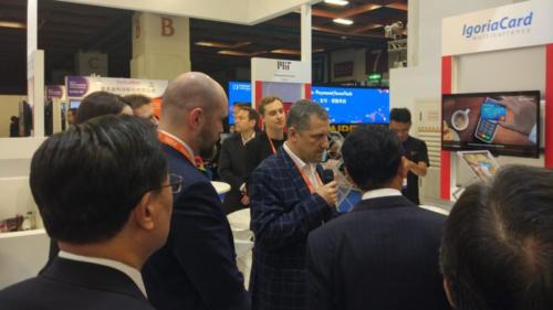 Nasze stanowisko odwiedzili m.in przewodniczący Komisji Nadzoru Finansowego Republiki Chińskiej, pan Willington L. Koo, przewodniczący Taiwan Financial Services Roundtable pan Mr Chan-Yao oraz Dr Krzysztof Senger, Wiceprezes Polskiej Agencji Inwestycji i Handlu S.A.